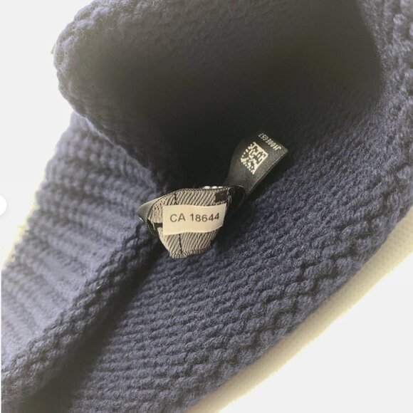 Authentic Chanel Navy Dark Blue Beanie Hat CC logo Brand New - Picture 10 of 14